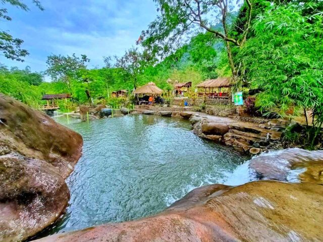 CAMPING TEPI SUNGAI 2H1M