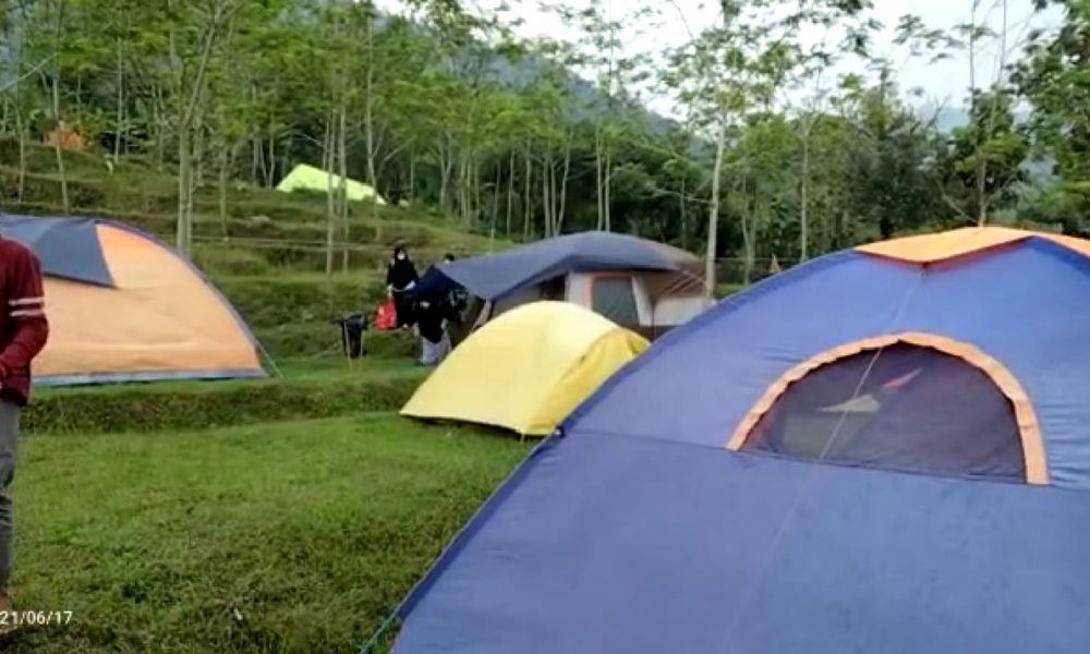 CAMPING TEPI SUNGAI 2H1M